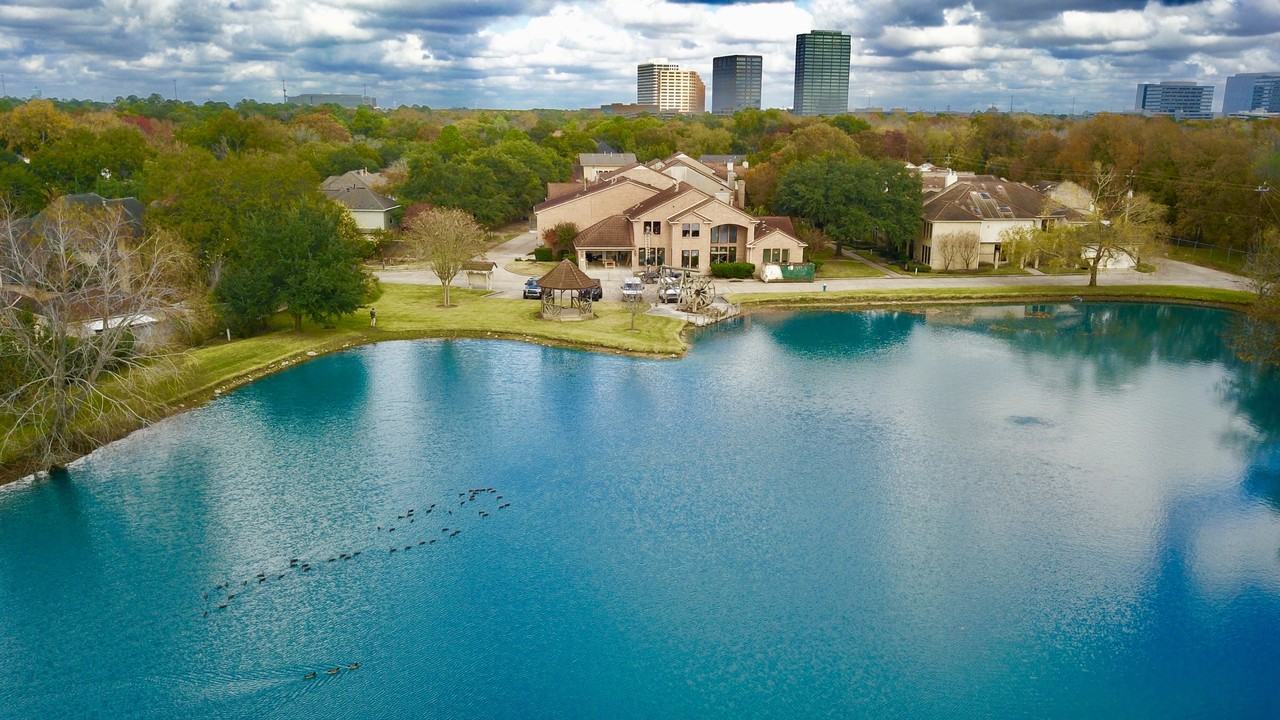 15739 Tanya Cir #39 - Photo 3 of 37