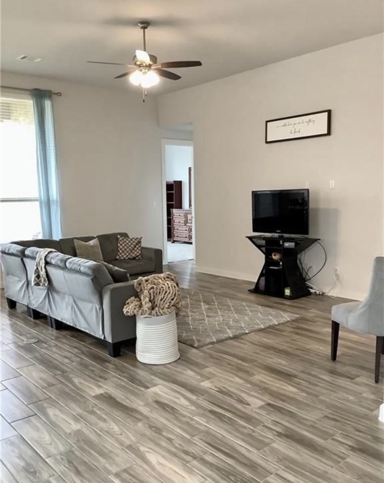 148 Emerald Garden Rd Unit B #NA - Photo 5 of 17