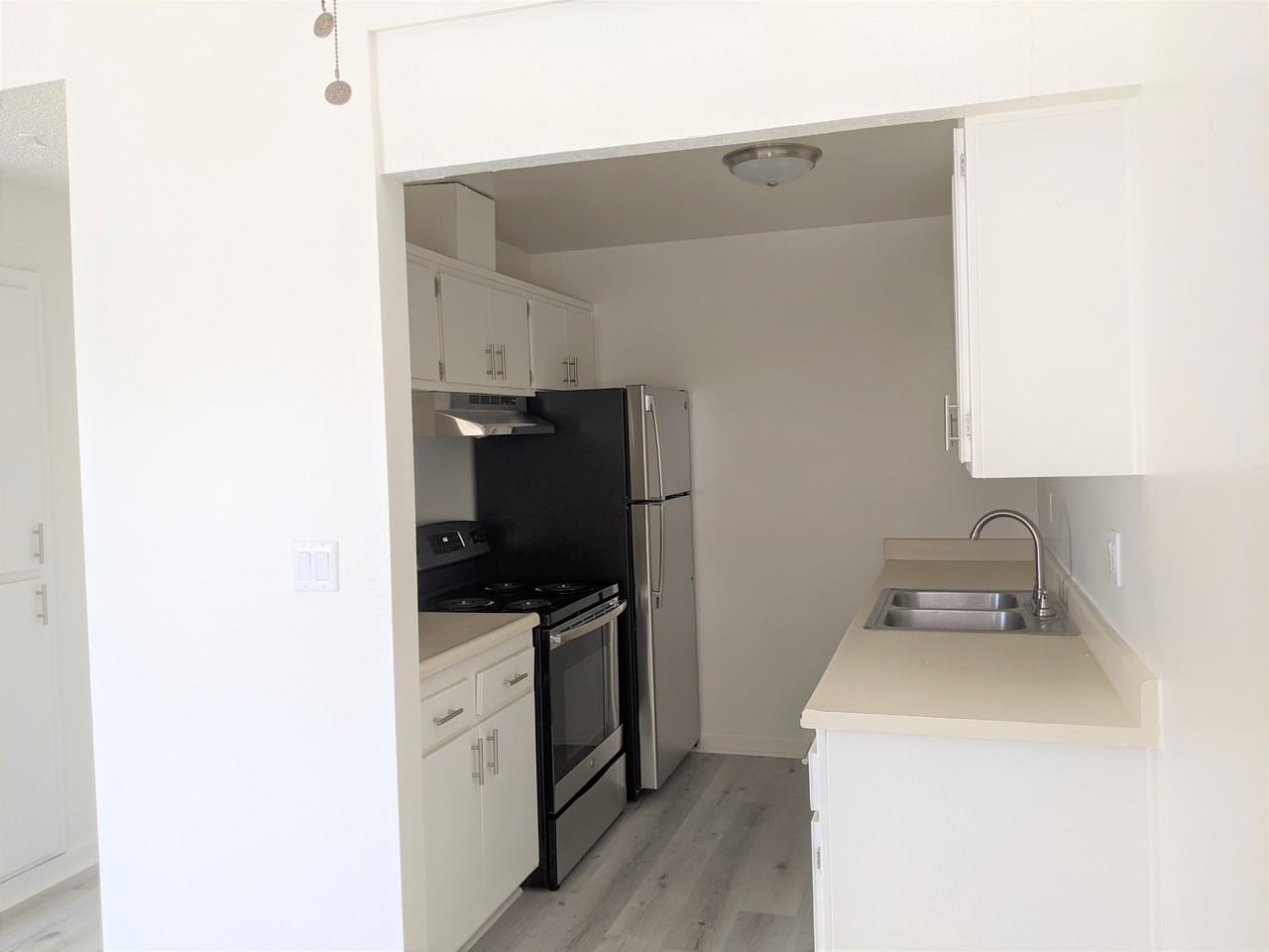 350 S Steckel Dr #06 - Photo 2 of 16