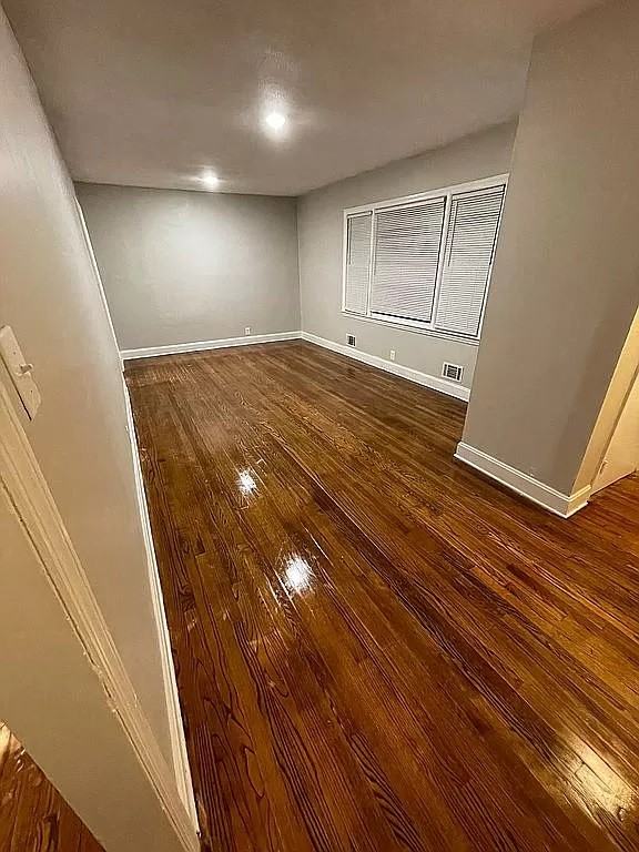 111 Carroll Ave W #NA - Photo 3 of 17