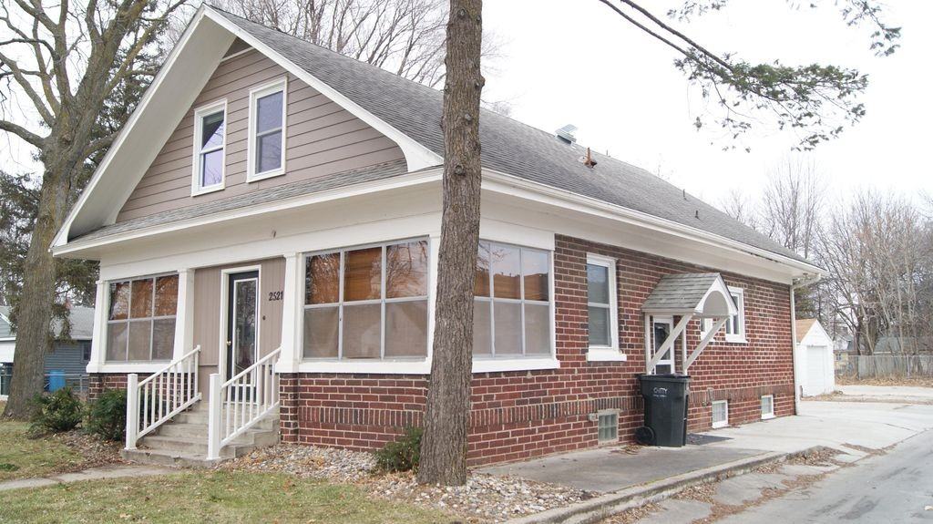 2521 Little St #NA - Photo 2 of 33