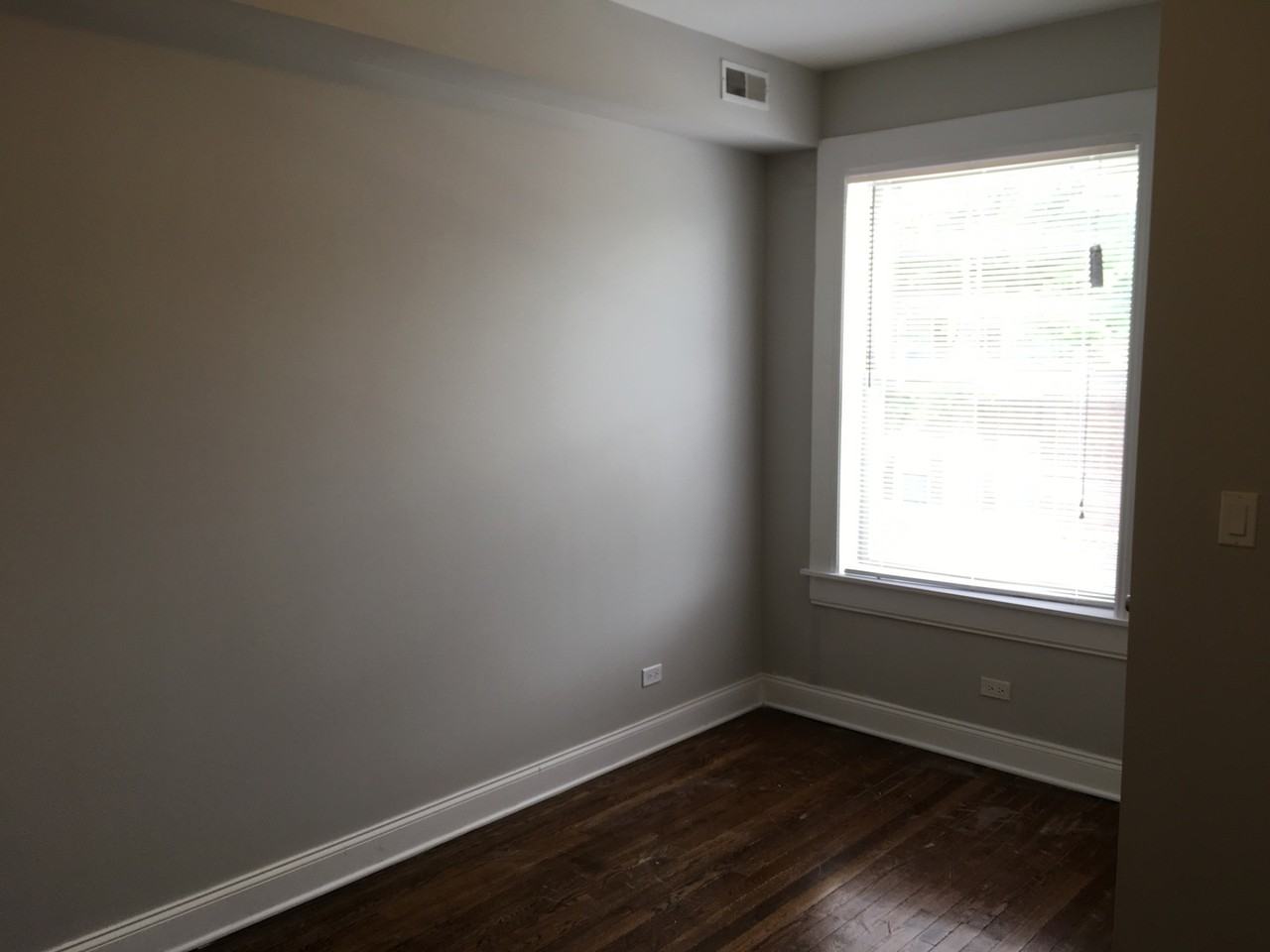 4004 N Hamlin Ave #1S - Photo 3 of 16