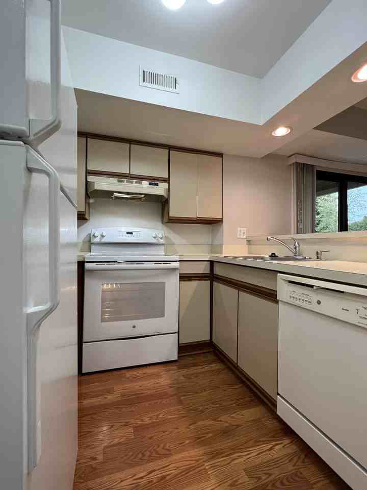 225 Briarcrest Dr #202 - Photo 4 of 15