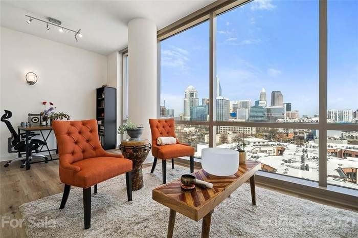 315 Arlington Ave #1401 - Photo 4 of 43