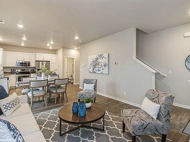 856 Ne Larkspur Ave #1 - Photo 3 of 16