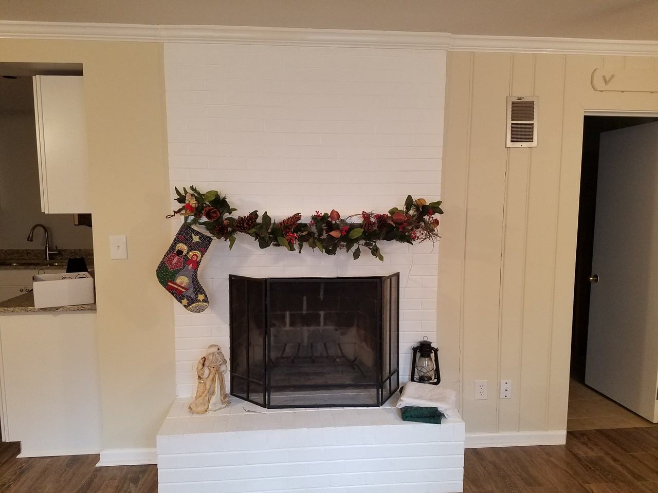 1201 Dinwiddie Ave - Photo 2 of 11