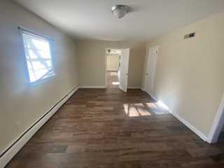 1201 Dinwiddie Ave - Photo 5 of 11