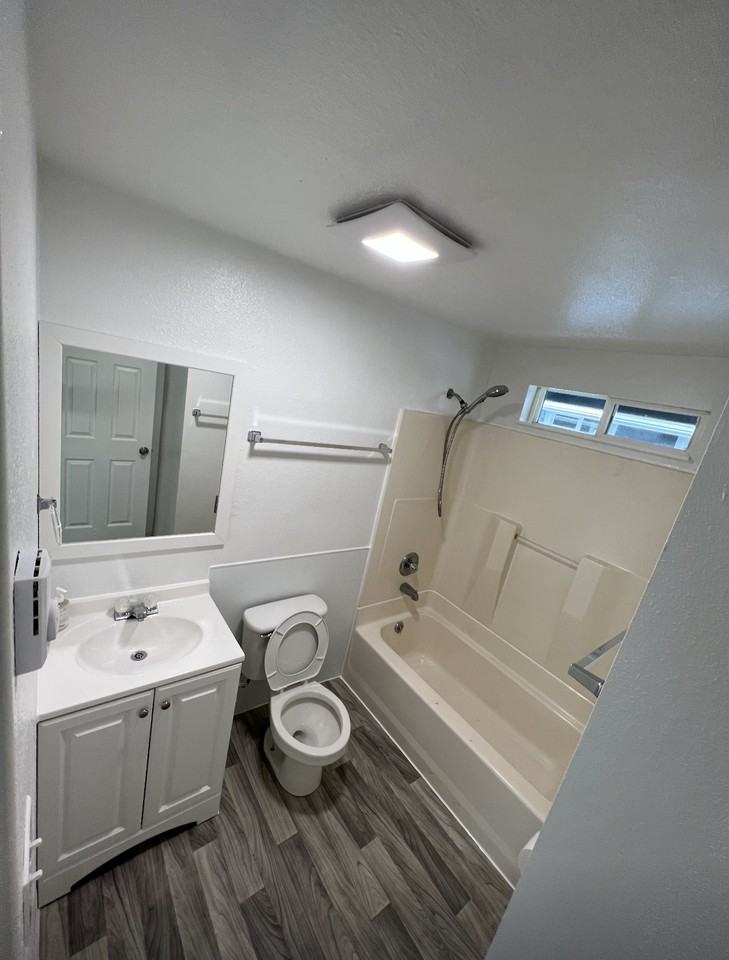 110 N Mill St #3 - Photo 4 of 7