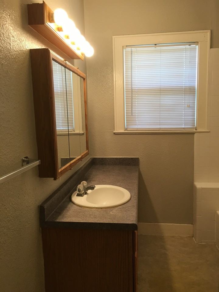 715 E Elmira St #NA - Photo 7 of 16