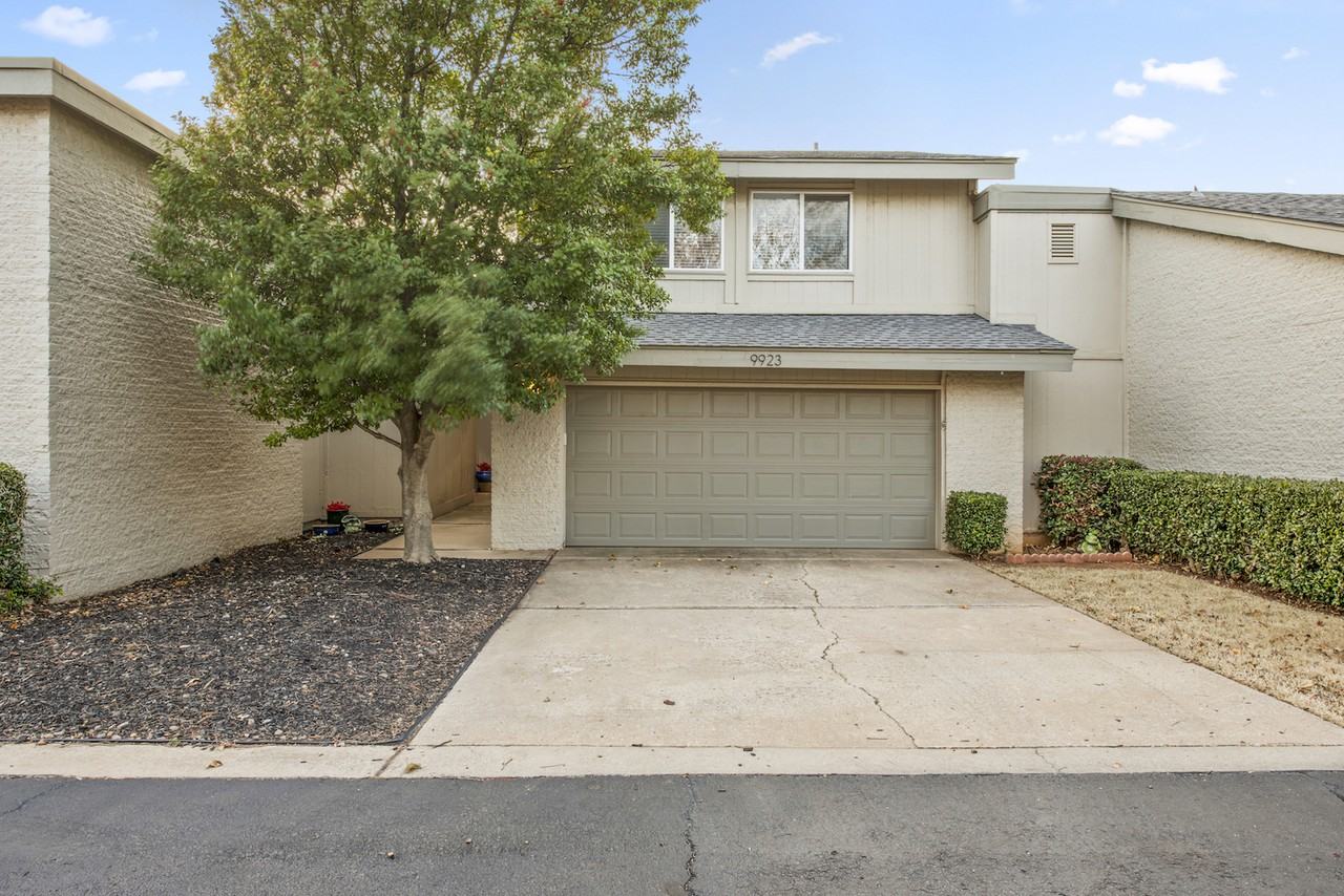 9923 Hefner Village Dr #NA - Photo 2 of 30