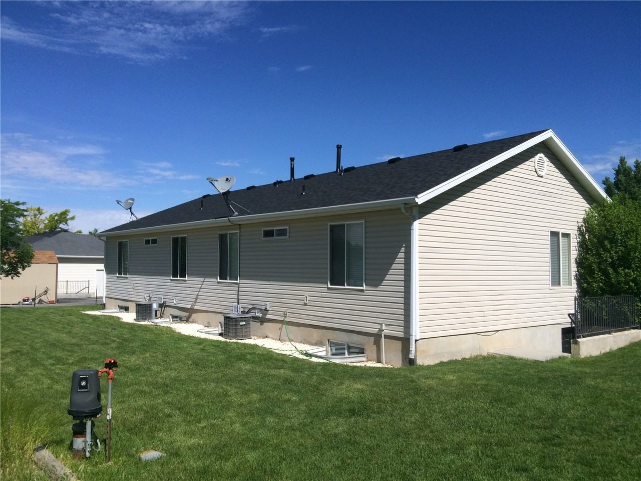 1884 Shepard Ln #1 - Photo 5 of 34