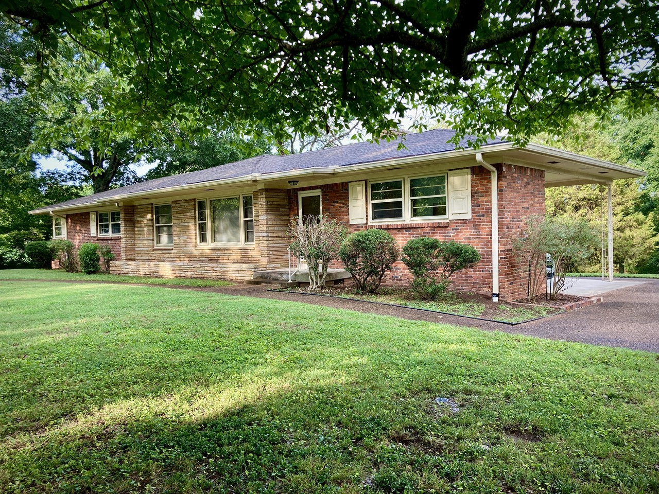 2944 Windemere Cir #NA - Photo 3 of 22