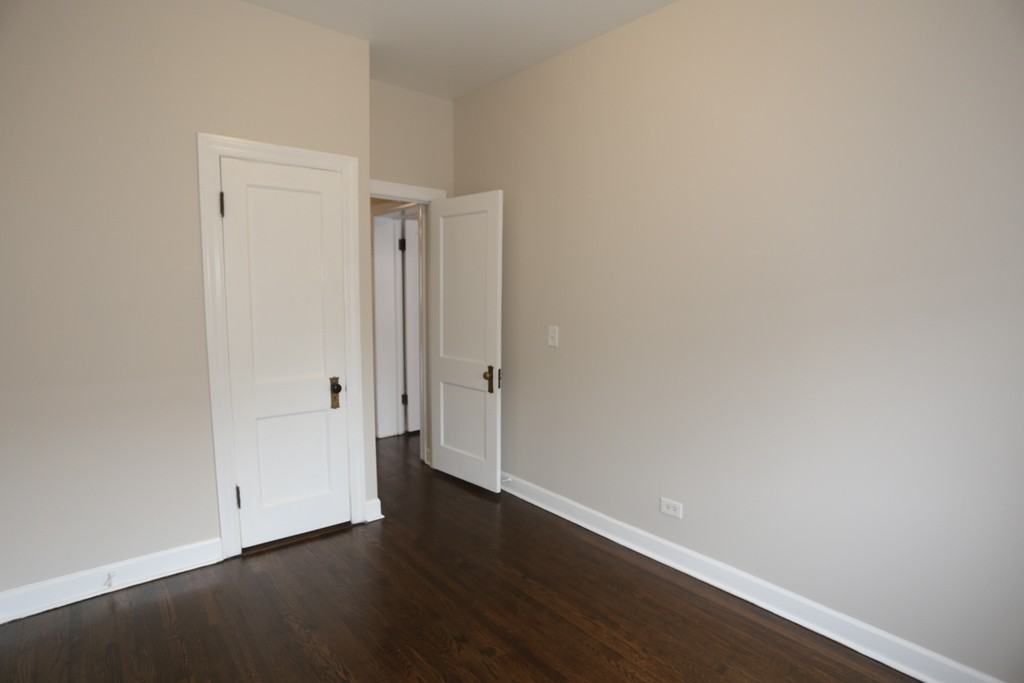 4655 N Lincoln Ave #4655-2 - Photo 6 of 16