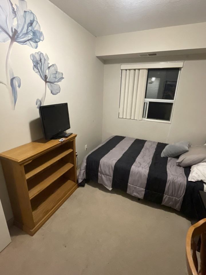 Erb St W - Photo 2 of 10