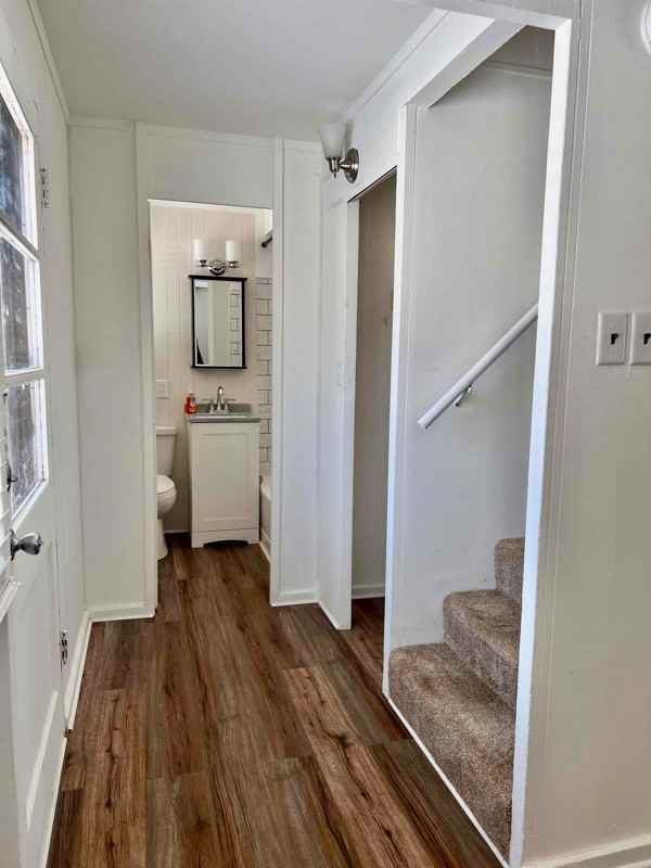 313 N Calhoun St - Photo 2 of 12