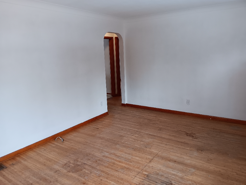 640 N Summit St - Photo 5 of 23