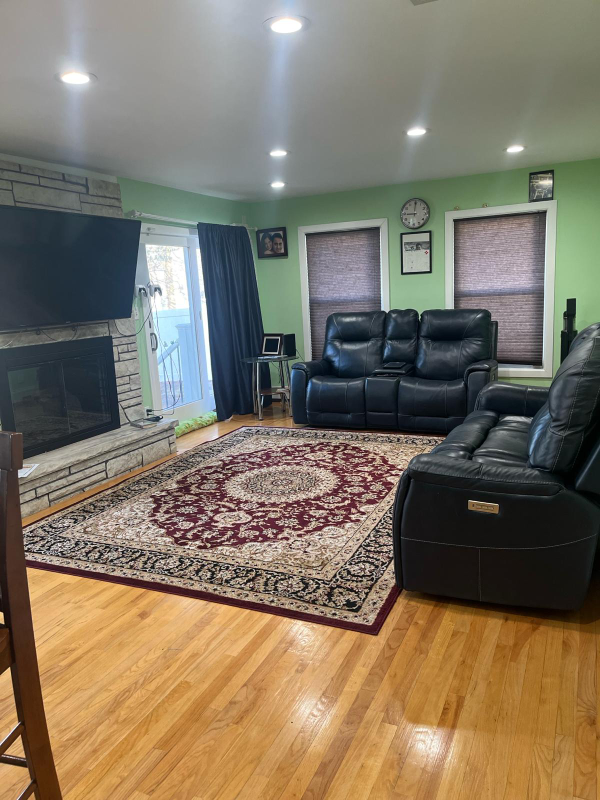 653 Grove Ave - Photo 6 of 37