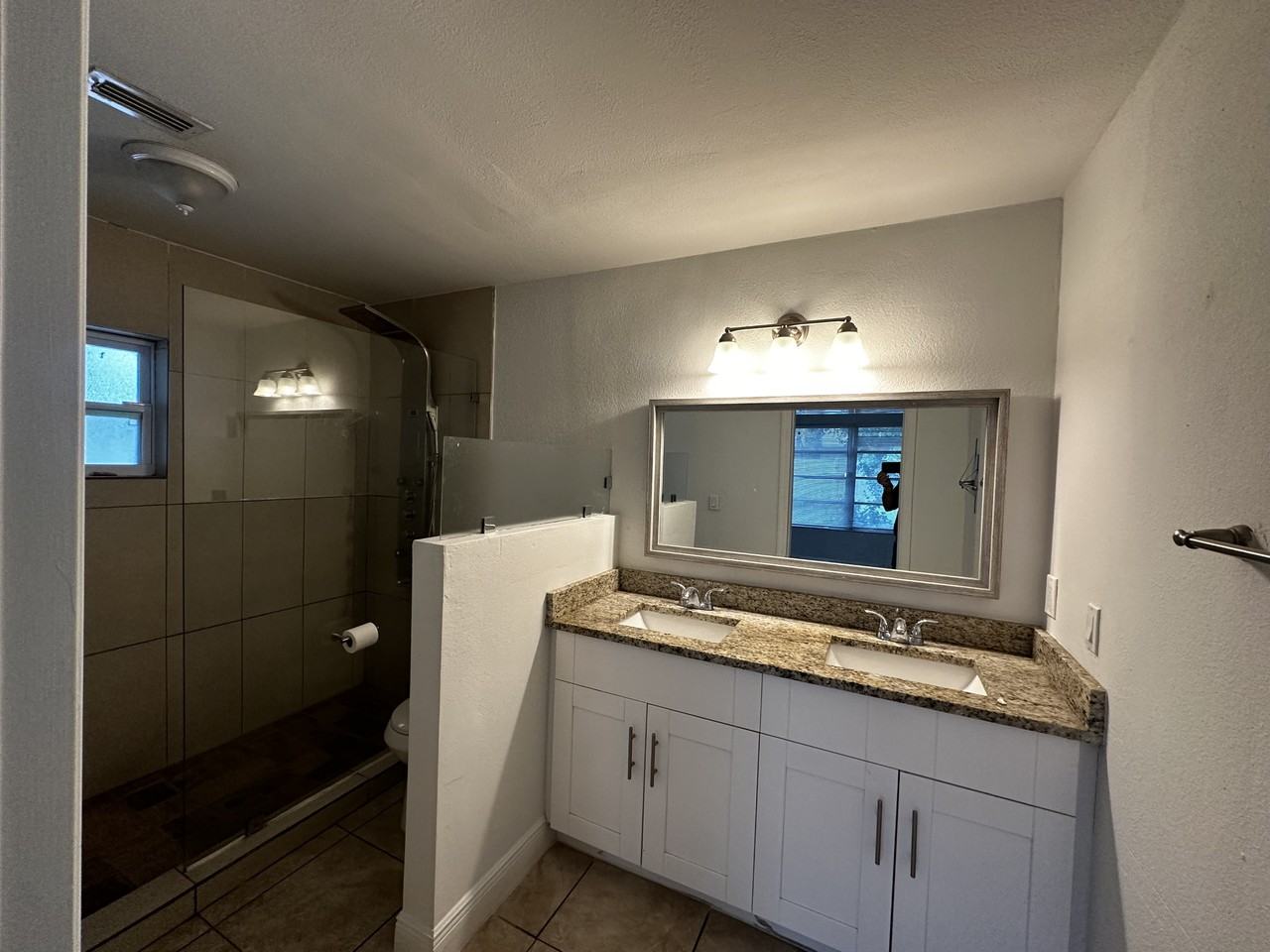 1413 Se 34th St #NA - Photo 2 of 13