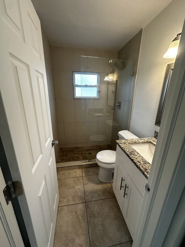 1413 Se 34th St #NA - Photo 3 of 13