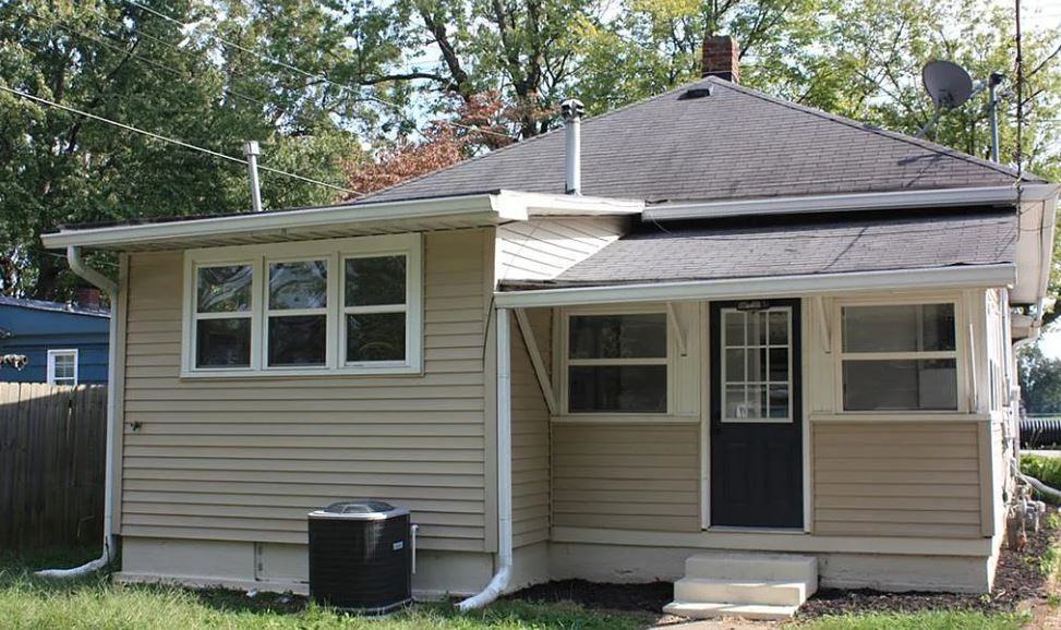 1115 E 8th St #NA - Photo 2 of 19