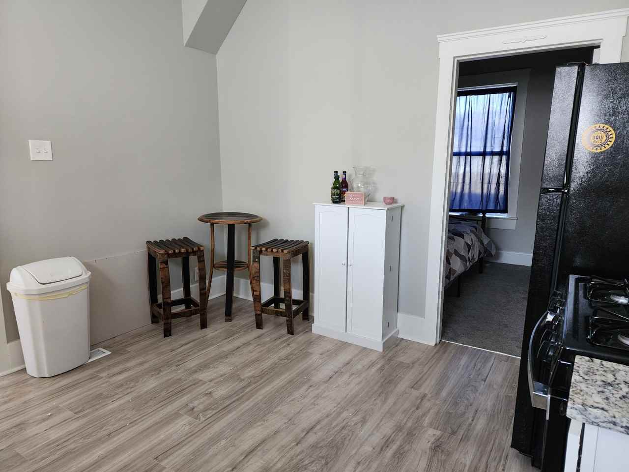 1115 E 8th St #NA - Photo 6 of 19