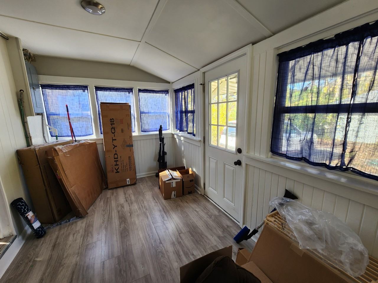 1115 E 8th St #NA - Photo 7 of 19