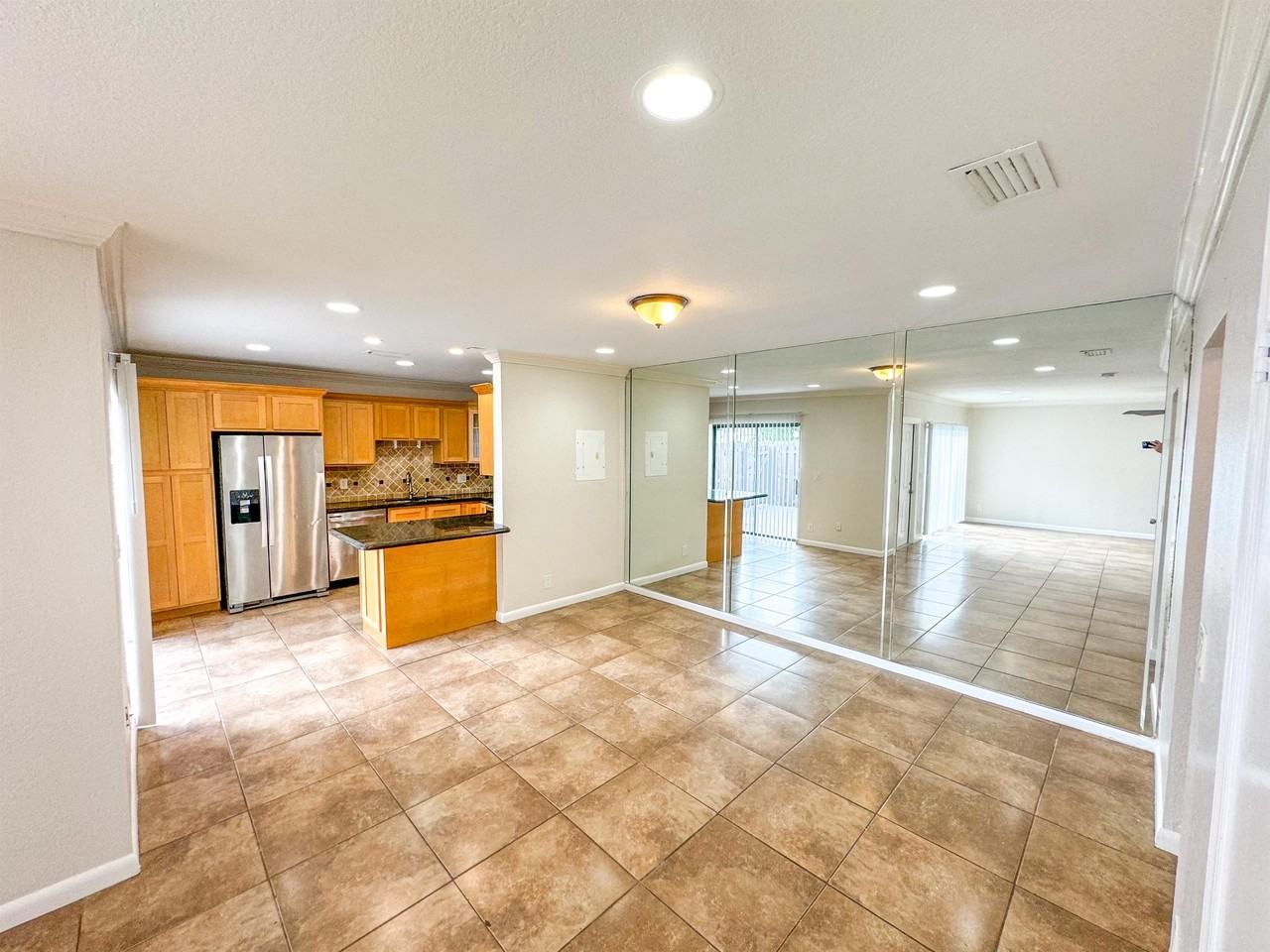 1827 N Congress Ave #1827 - Photo 3 of 18