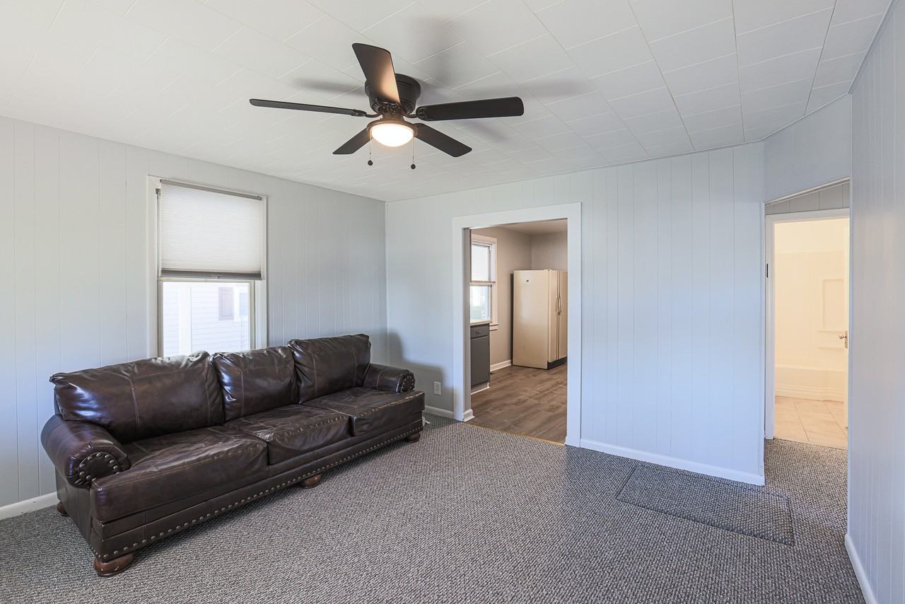 2525 West Woodwell Road - Photo 2 of 15