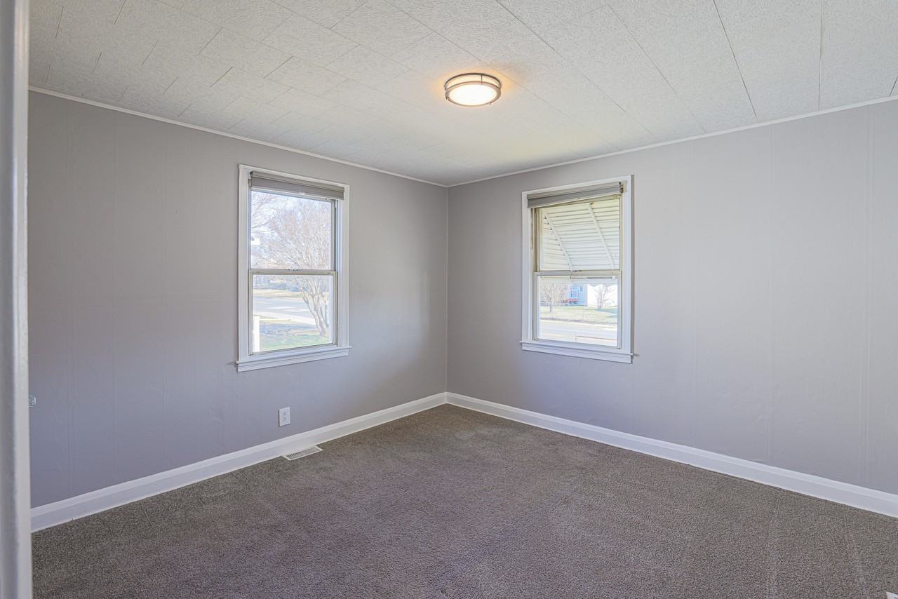 2525 West Woodwell Road - Photo 5 of 15