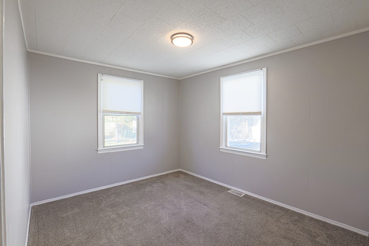 2525 West Woodwell Road - Photo 7 of 15