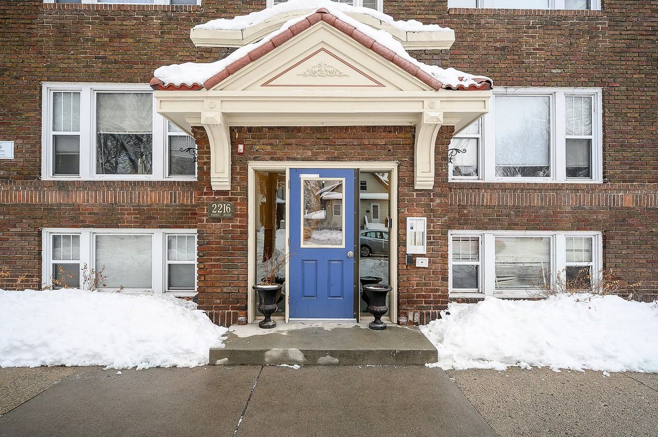 2216 Harriet Ave Apartments | Origen Living - Photo 2 of 13