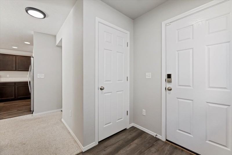 2406 Dorset Ct - Photo 2 of 34