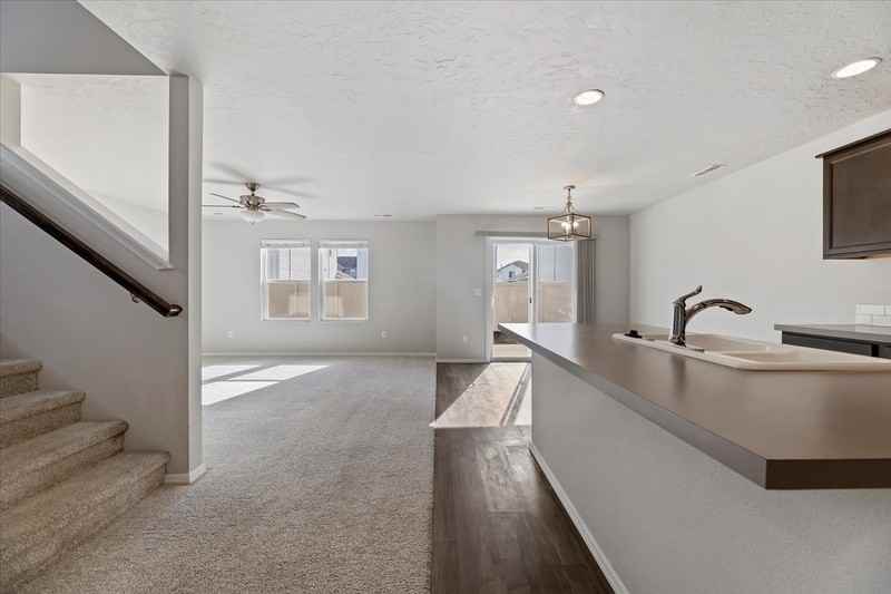 2406 Dorset Ct - Photo 5 of 34