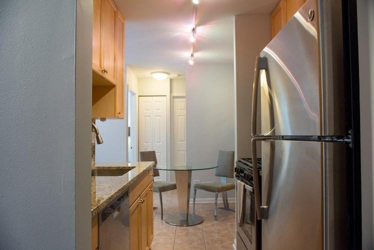 W Catalpa Ave & N Winthrop Ave - Photo 2 of 5