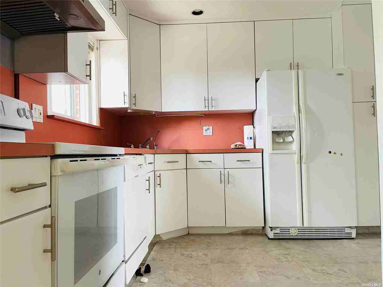 16 Willets Ave #1 - Photo 2 of 34