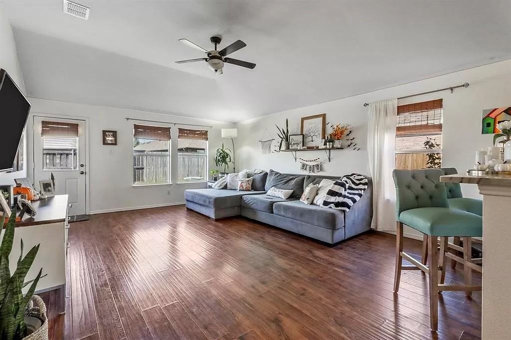 227 Hilltop Dr #NA - Photo 4 of 33