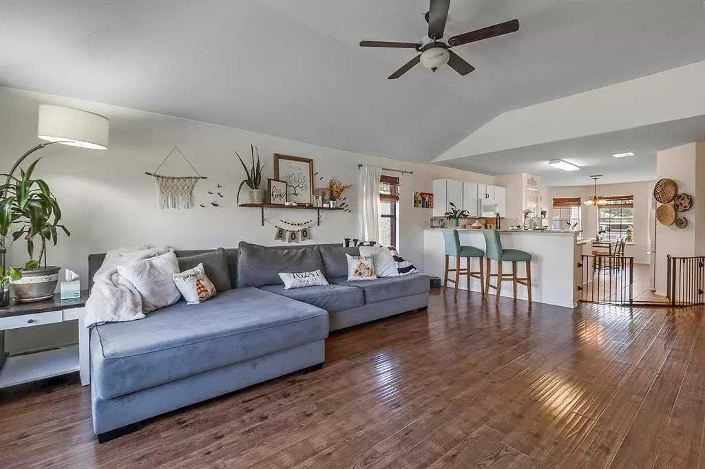 227 Hilltop Dr #NA - Photo 5 of 33