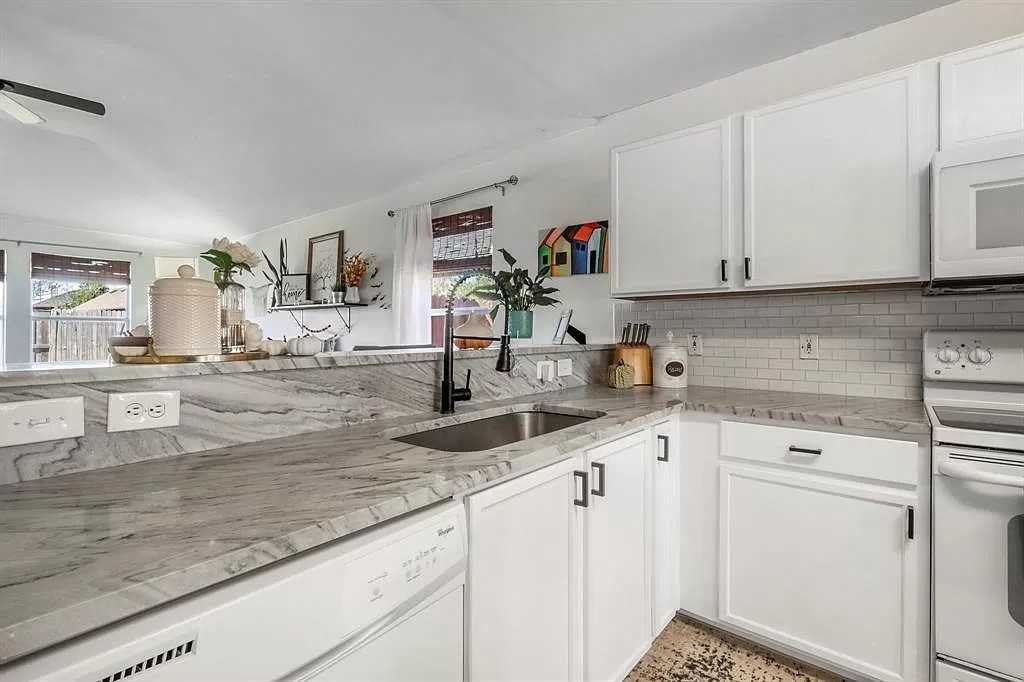 227 Hilltop Dr #NA - Photo 6 of 33