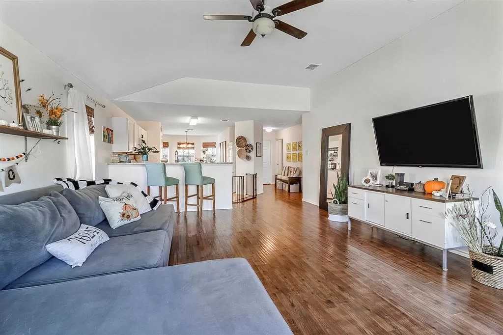 227 Hilltop Dr #NA - Photo 7 of 33
