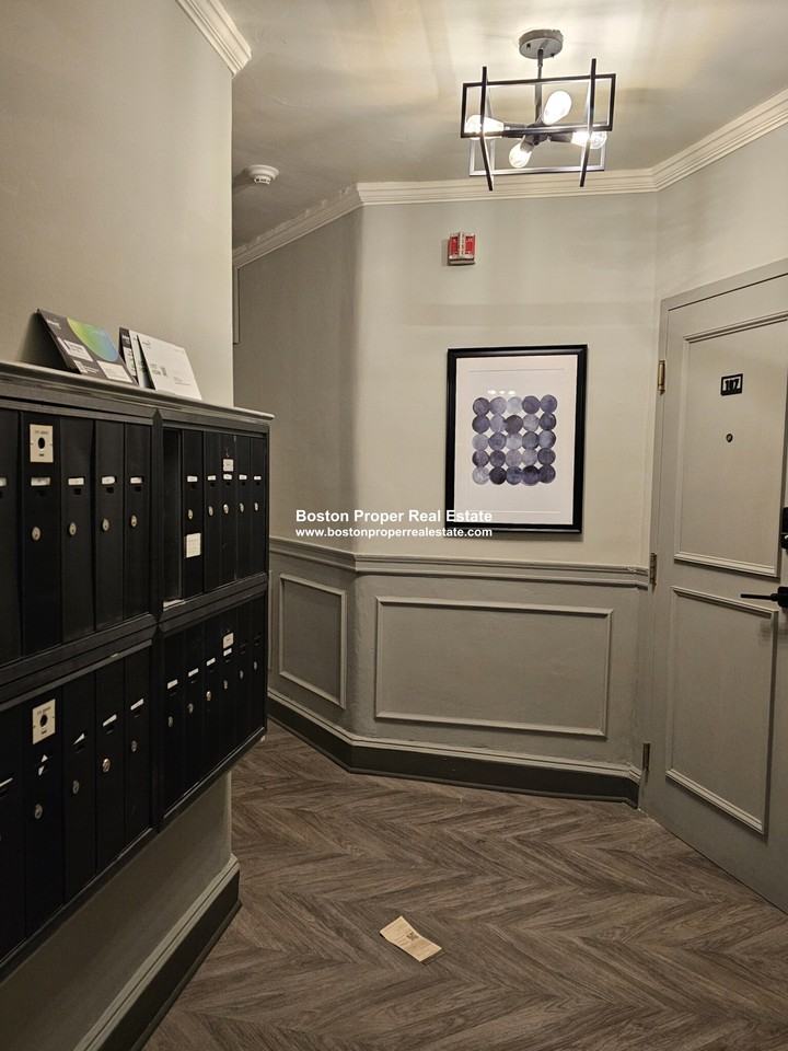 16 Westland Ave #102H - Photo 2 of 10