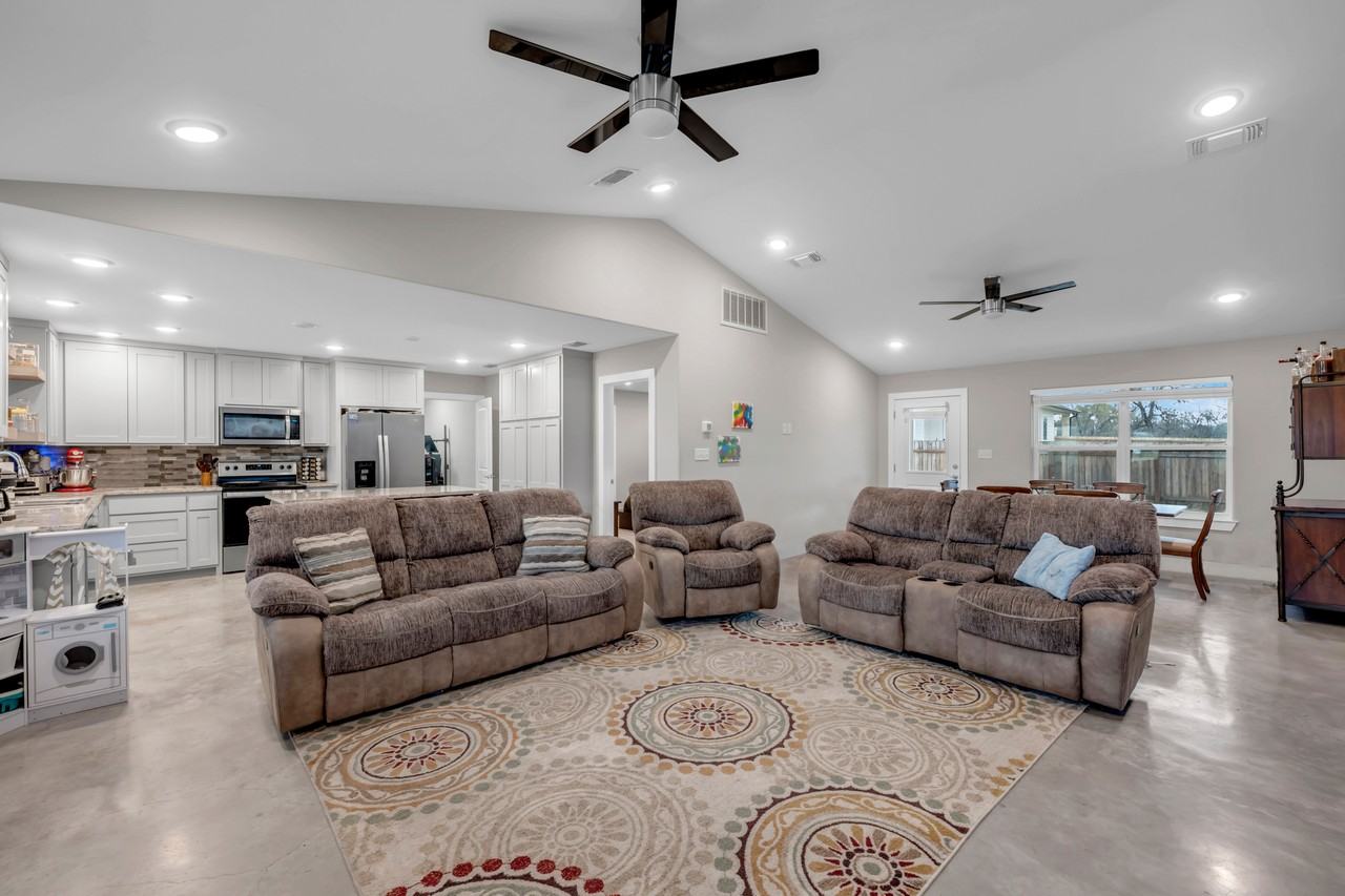 108 W Willow Dr #NA - Photo 3 of 30