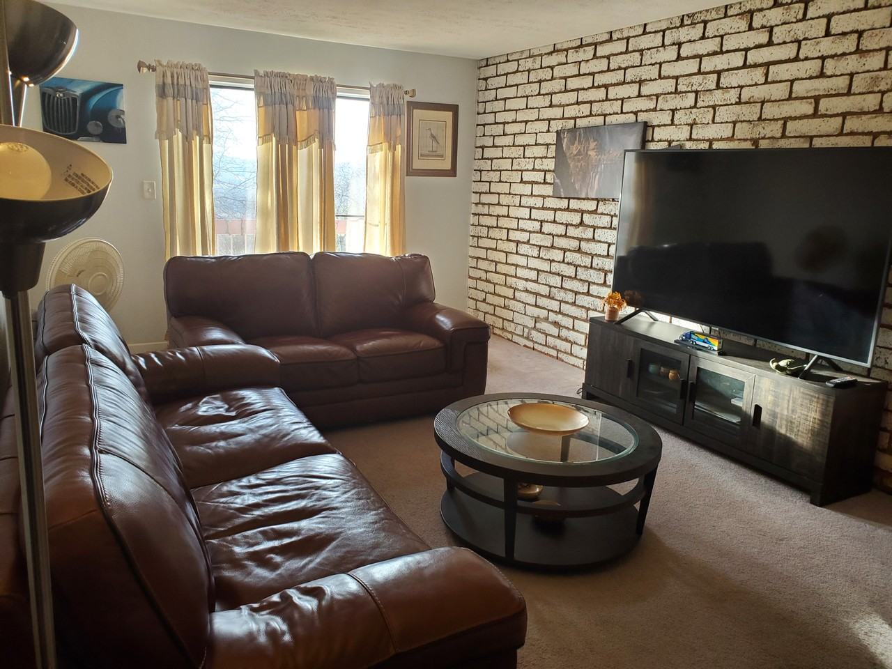 2785 Bingham Dr - Photo 2 of 9