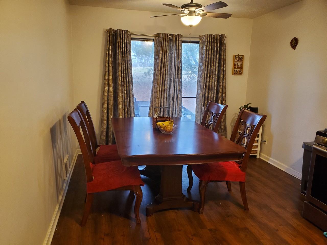 2785 Bingham Dr - Photo 4 of 9