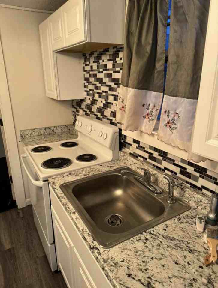 57 Burlingham Rd #NA - Photo 2 of 5