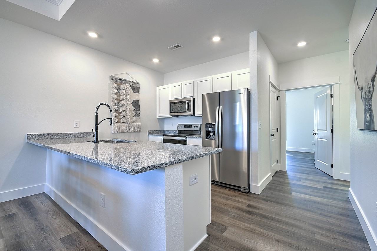 47 Alders Grv #0 - Photo 5 of 17