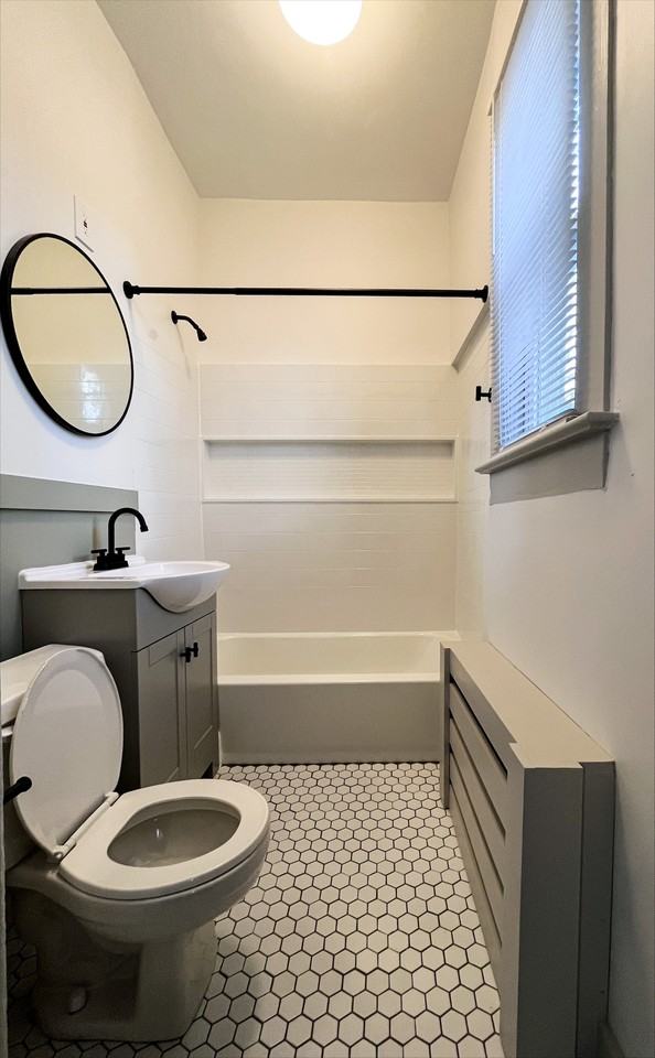 642 W Pierce St #642LOWER - Photo 2 of 7