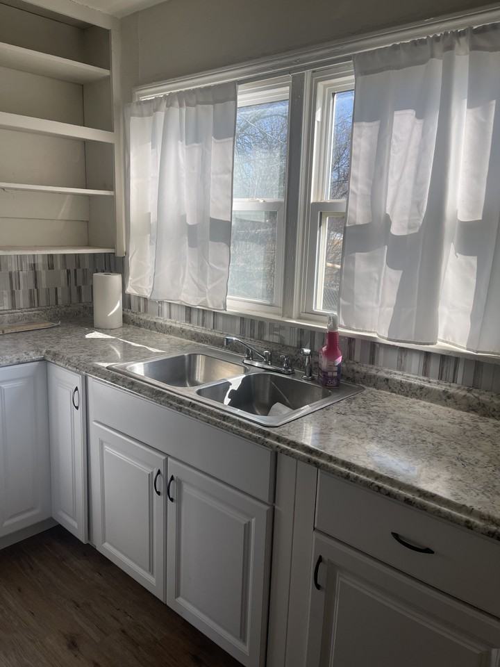 1818 Nw Floyd Ave #NA - Photo 4 of 5