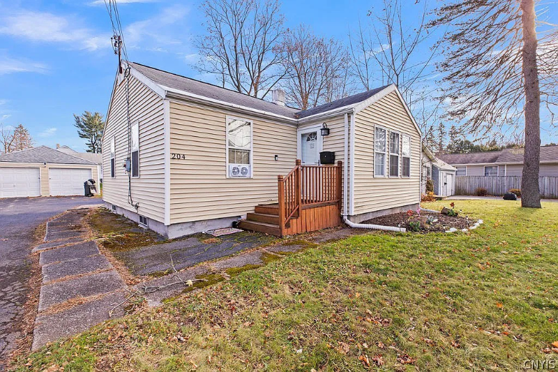 204 Breman Ave - Photo 2 of 27