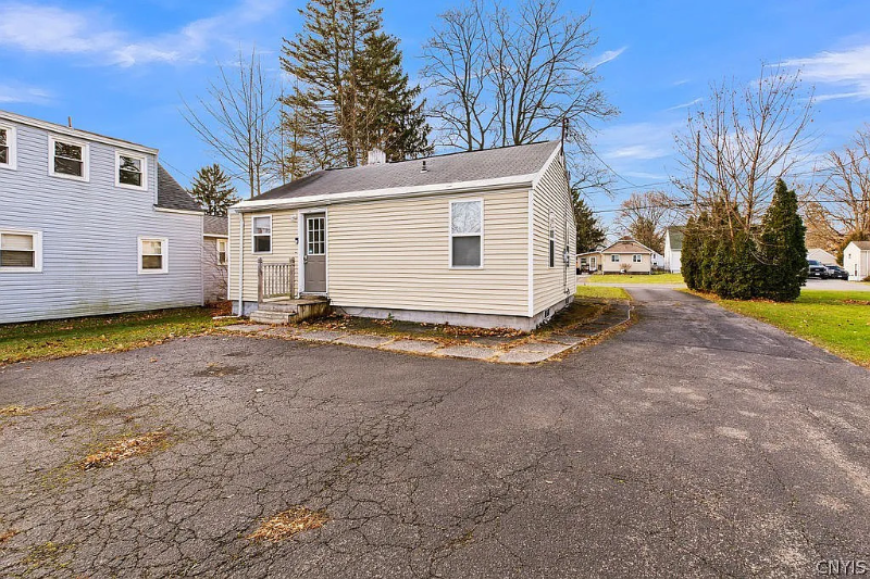 204 Breman Ave - Photo 3 of 27