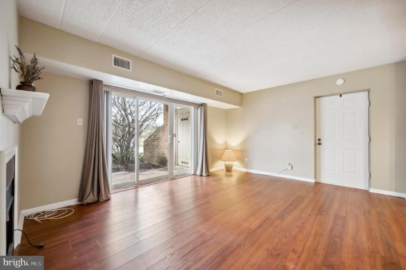 70 Le Forge Ct - Photo 3 of 25